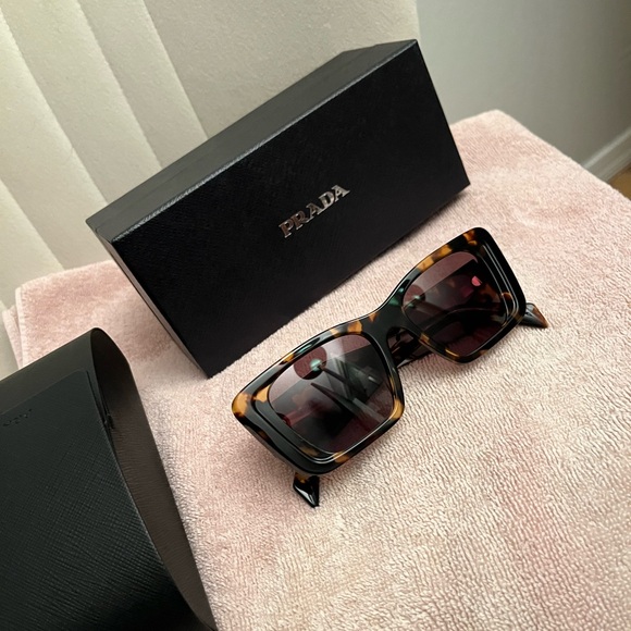 Prada Sunglasses - Picture 7 of 10